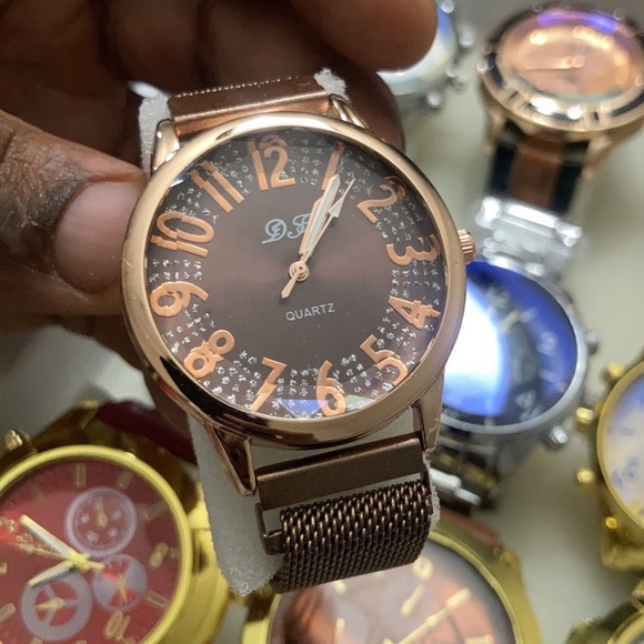 I am selling great quality Men’s and Woman’s watches - Picture 11 of 16